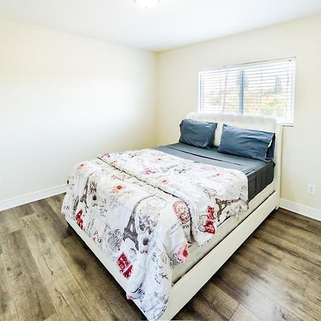Spacious 5 Bedroom 3 Bath Modern Home By Downtown La With Parking Los Angeles Exterior foto