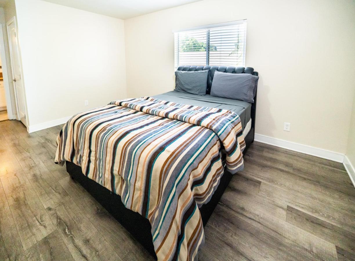 Spacious 5 Bedroom 3 Bath Modern Home By Downtown La With Parking Los Angeles Exterior foto