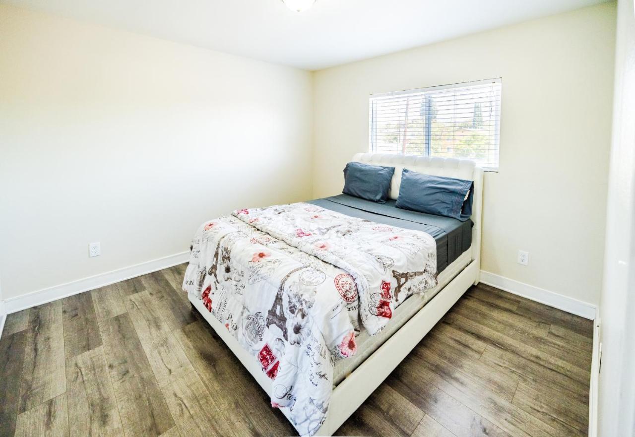 Spacious 5 Bedroom 3 Bath Modern Home By Downtown La With Parking Los Angeles Exterior foto
